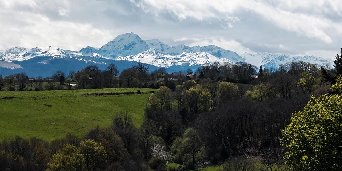 Séméac, commune bigourdane au bord de l'Adour face aux Pyrénées, cadre idéal pour la méditation