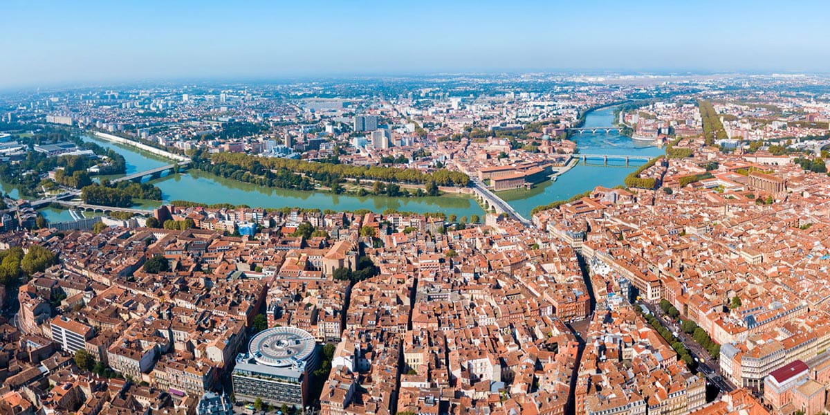 Toulouse la Ville Rose, basilique Saint-Sernin et bords de Garonne, cadre idéal pour la méditation en Occitanie