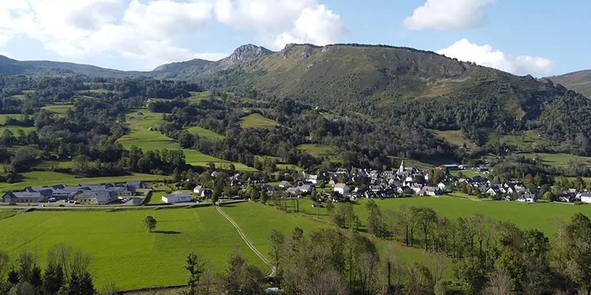 Vic-en-Bigorre, cité historique du Val d'Adour face aux Pyrénées, cadre idéal pour la méditation en Bigorre